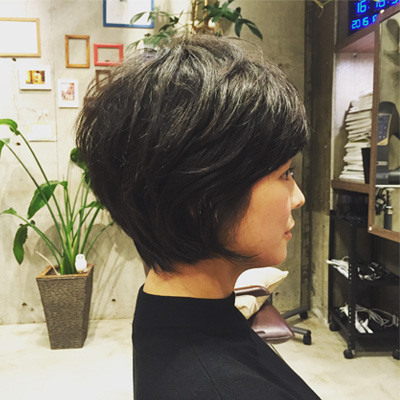 黒髪ショート